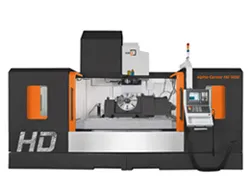 CNC-Bearbeitungszentrum mit geöffneter Tür und Rundtisch